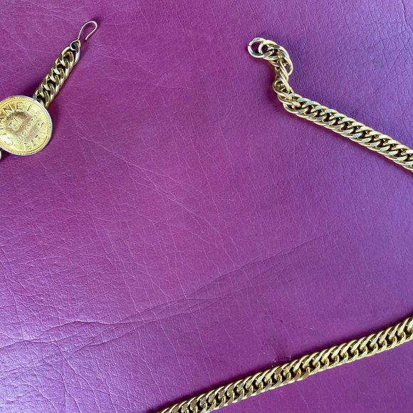 CHANEL Gold Chain Belt Vintage 90\'s main image 4
